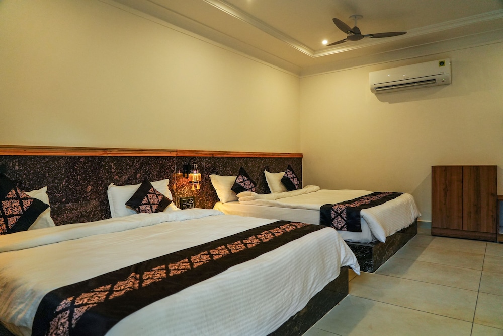 Luxury Quadruple Room, 1 Queen Bed photo 2