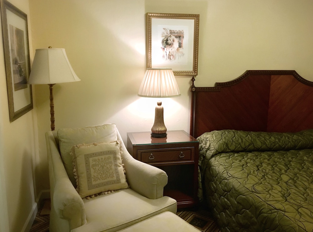 Room, 1 King Bed - Photo 9