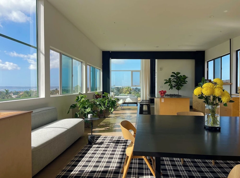 Panoramic Room - Photo 1