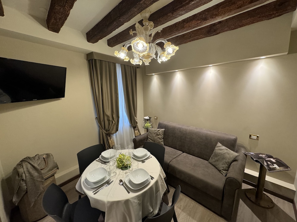 Executive Apartment, Canal View photo 2