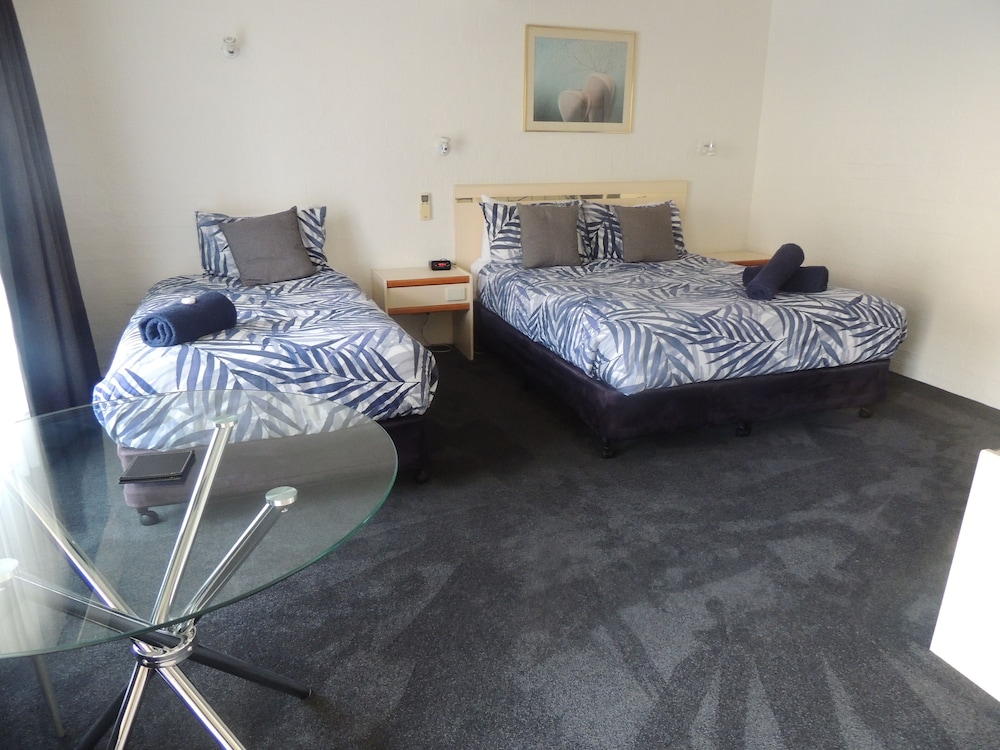 Deluxe Room, Non Smoking, Balcony (Deluxe Twin) photo 3