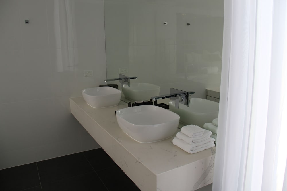 Escape Suite - Photo 5