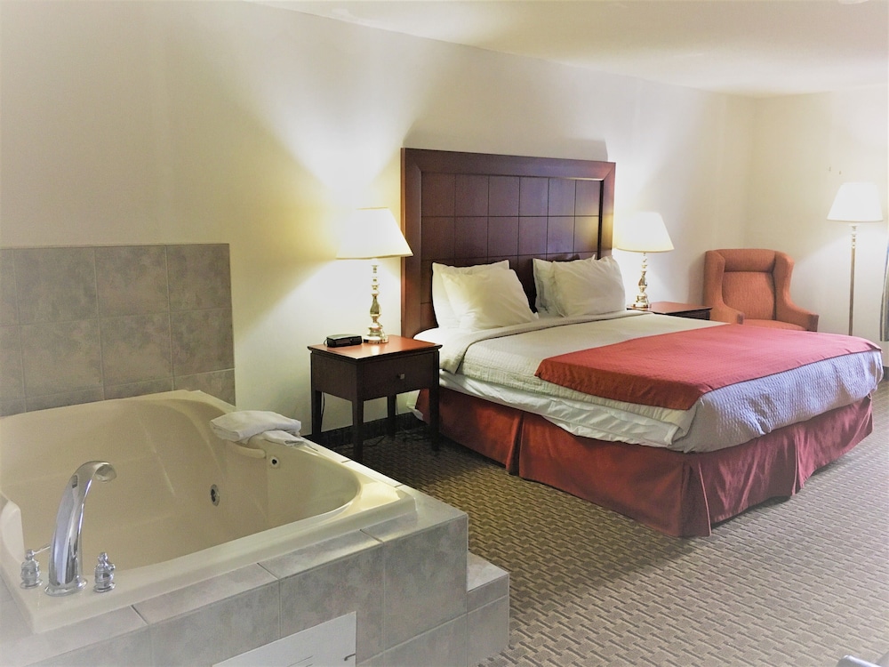 King Room with Hot Tub photo 1