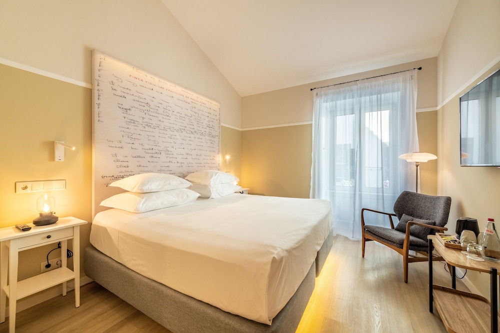 Comfort Double or Twin Room, City View