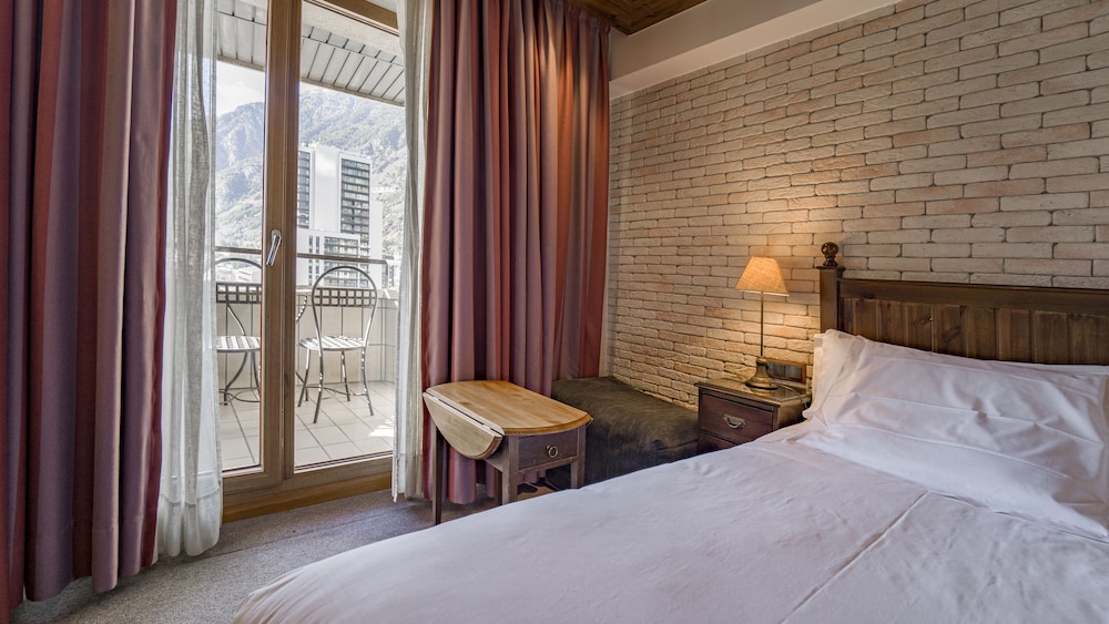Deluxe Double Or Twin Room, Balcony photo 1