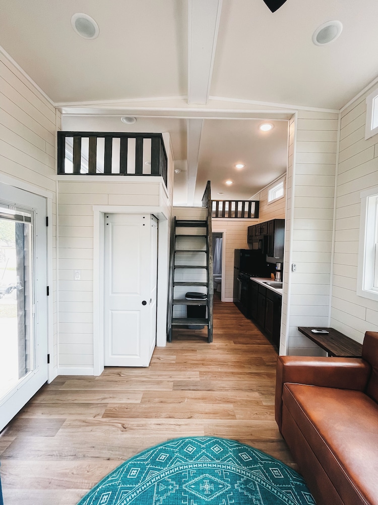 Riverside Firewheel Cabin photo 1