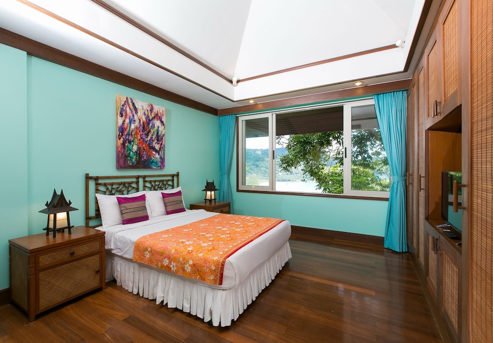 Villa photo 1