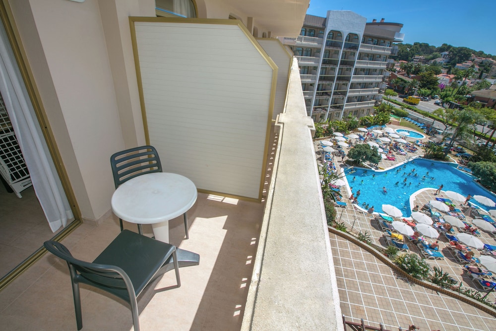 Apartment, Pool View (1 adult) - Photo 1