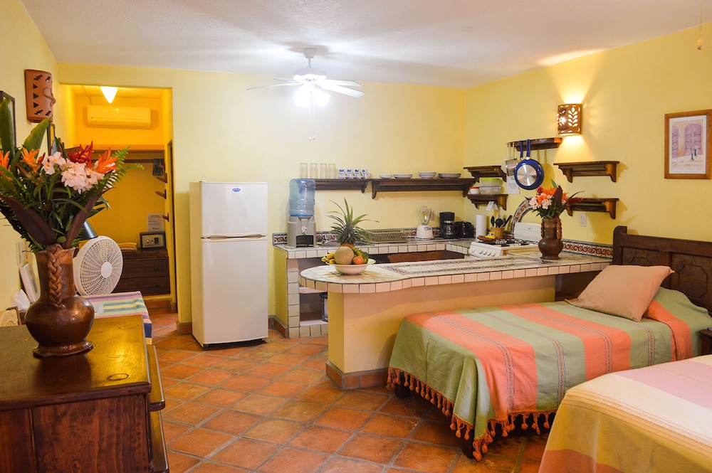 Suite, Ground Floor (Ave de Paraiso)
