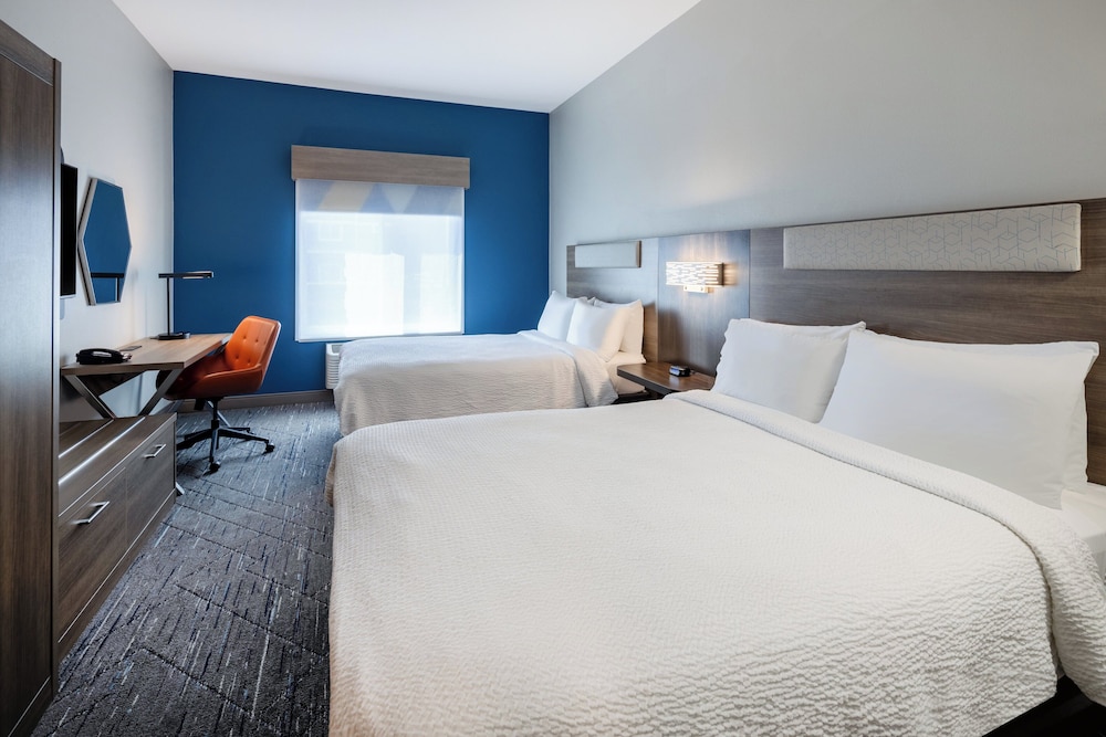 Standard Room, 2 Queen Beds, Accessible (Communications, Mobil, Roll-In Shower) - Photo 1