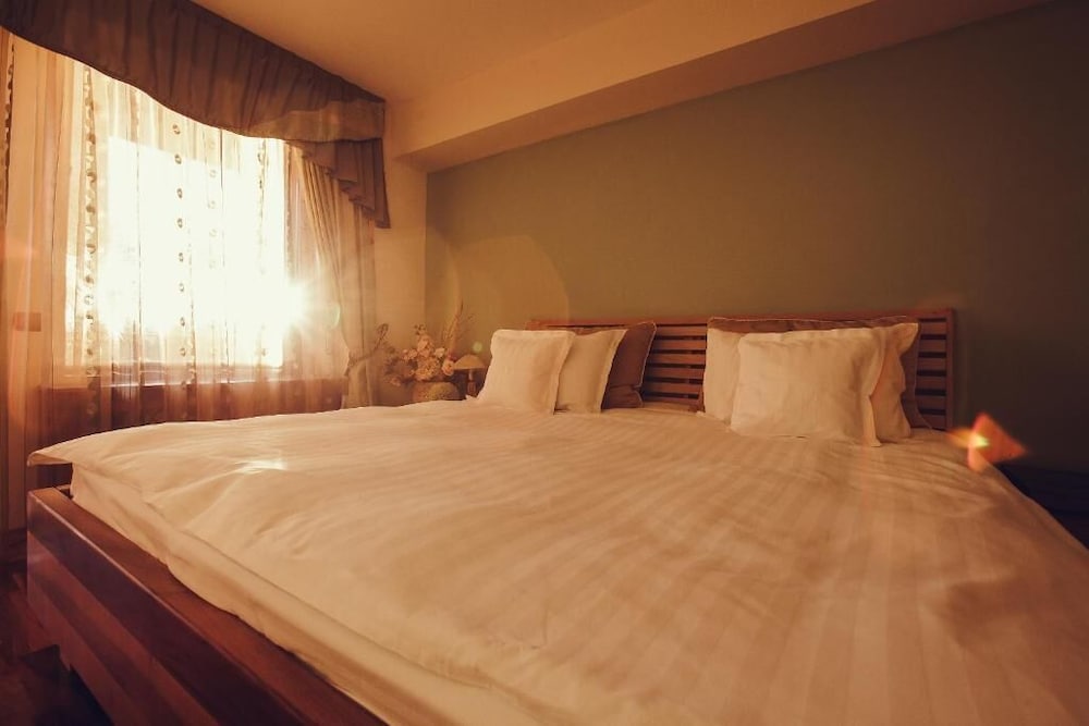 Suite - Photo 2