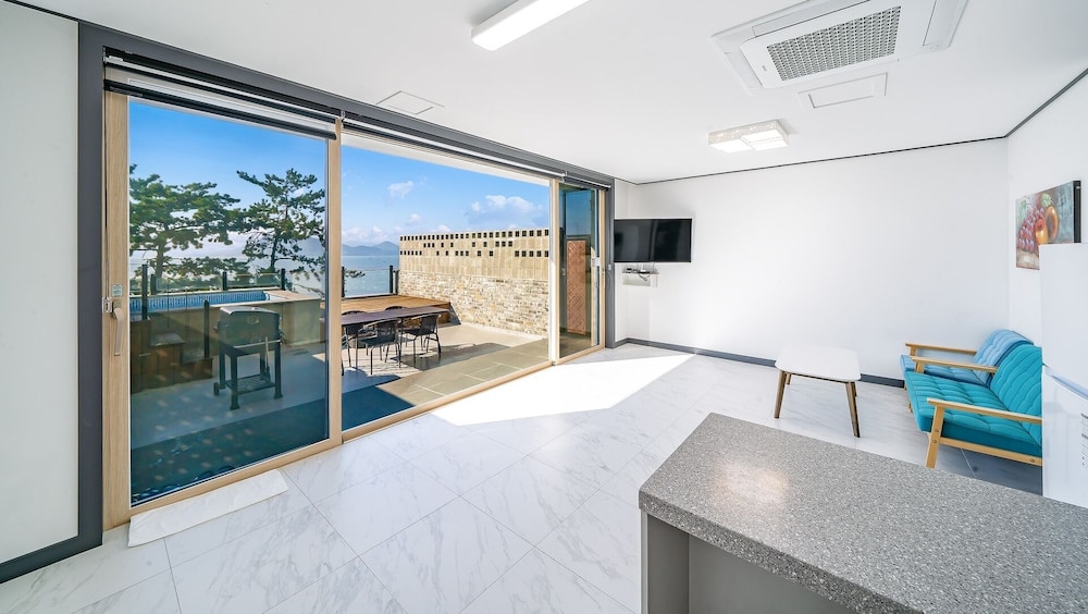Basic Room, 1 Bedroom (102(Poolvilla, Ocean view)) photo 3