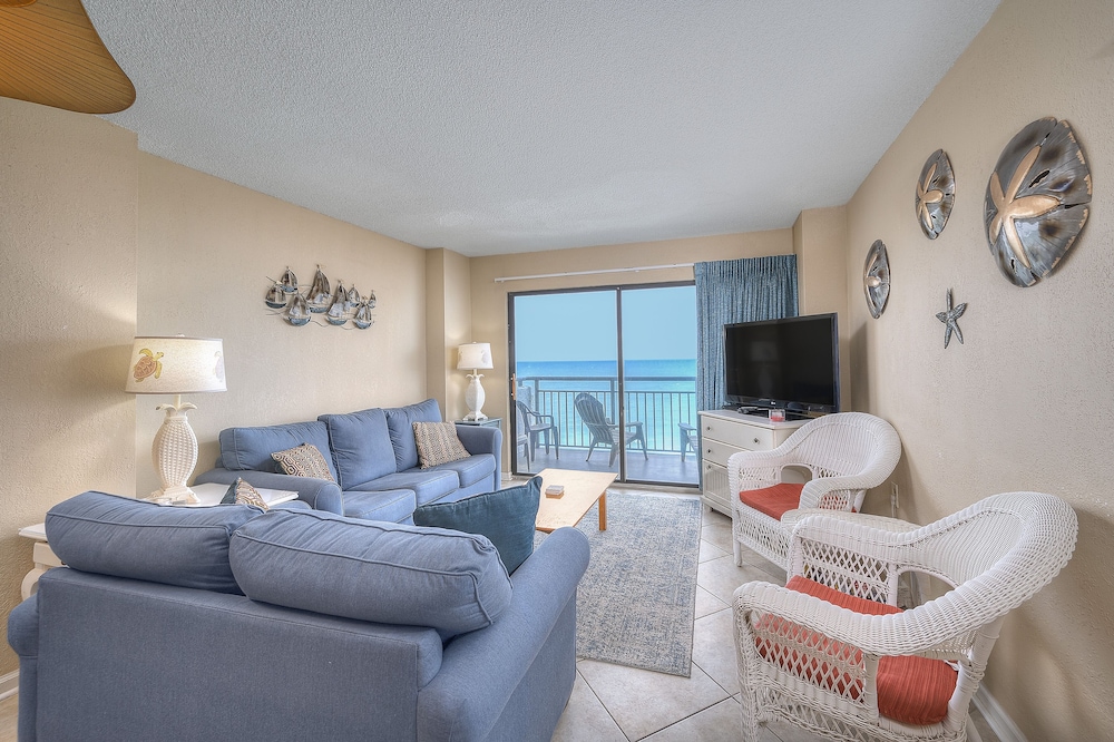 Condo, 2 Bedrooms, Balcony, Oceanfront (901)