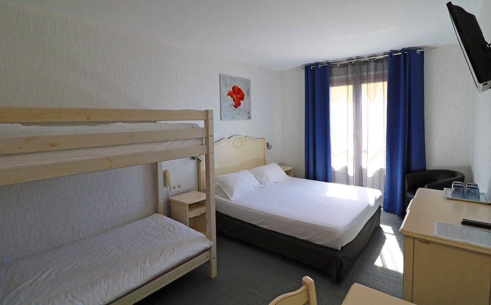 Quadruple Room - Photo 2