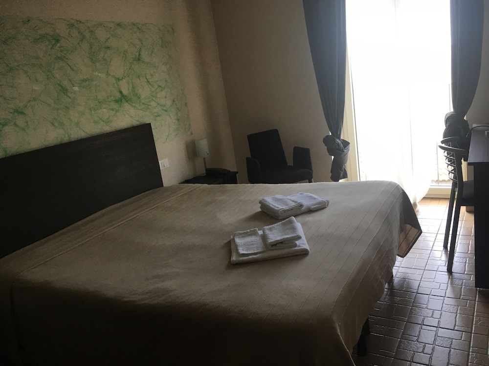 Deluxe Triple Room photo 2