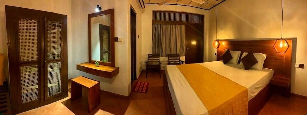 Basic Double Room (Non A/C) photo 3