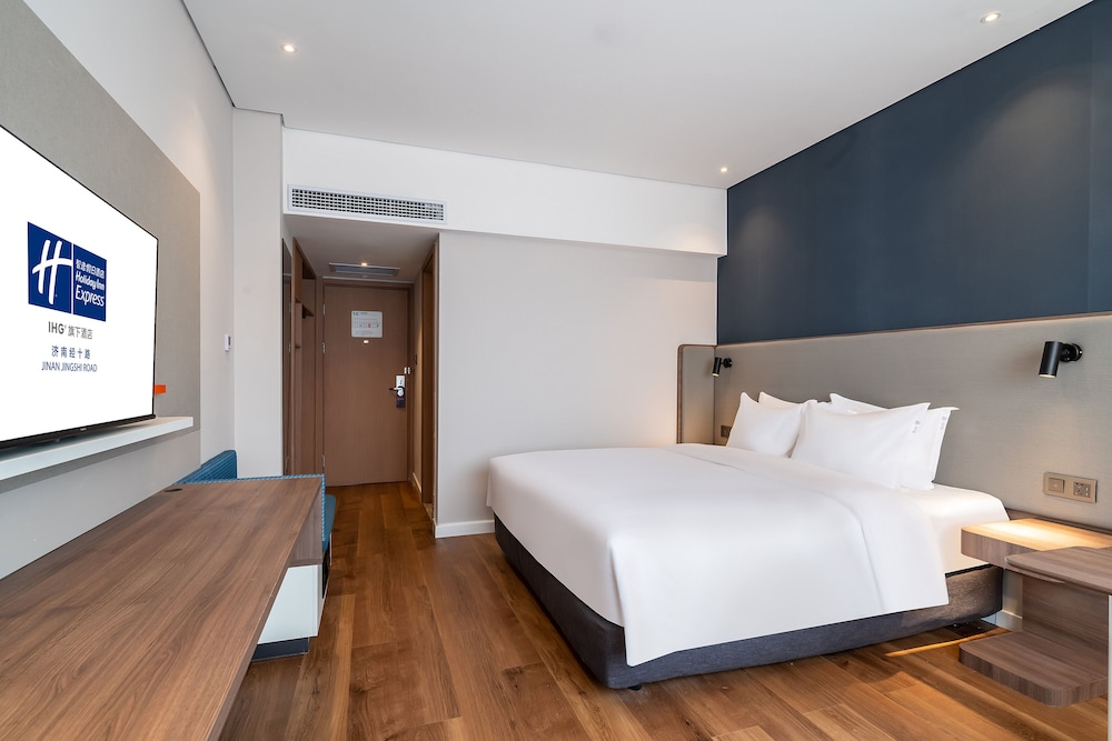 Standard Room, 1 King Bed, Mountain View