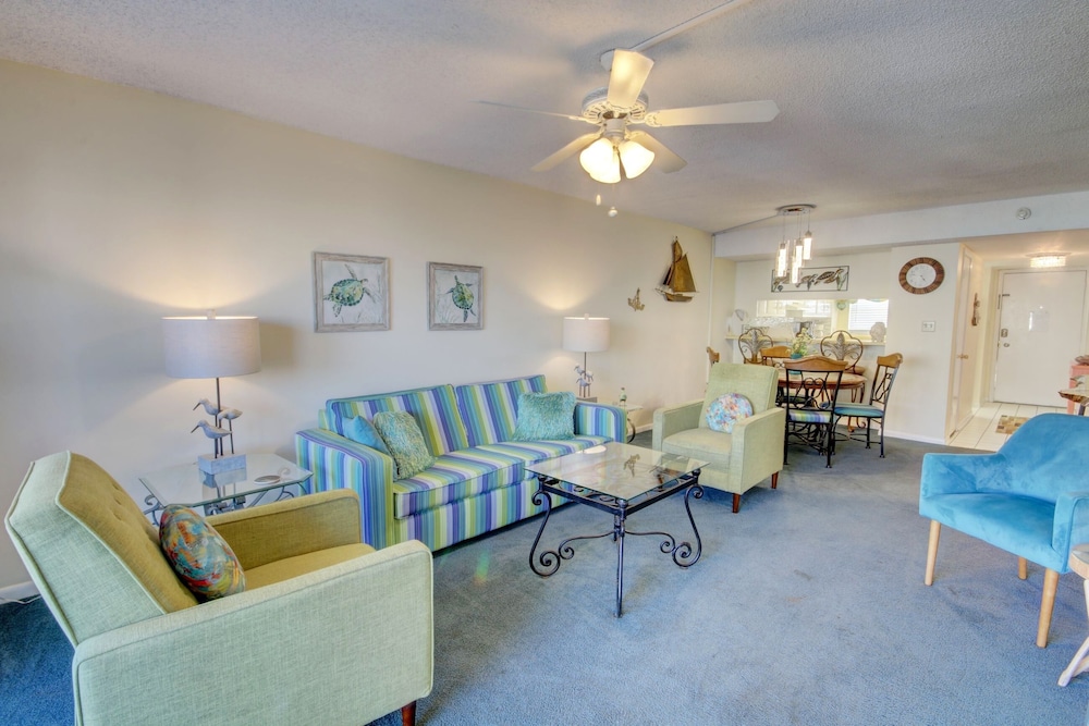 Condo, 2 Bedrooms