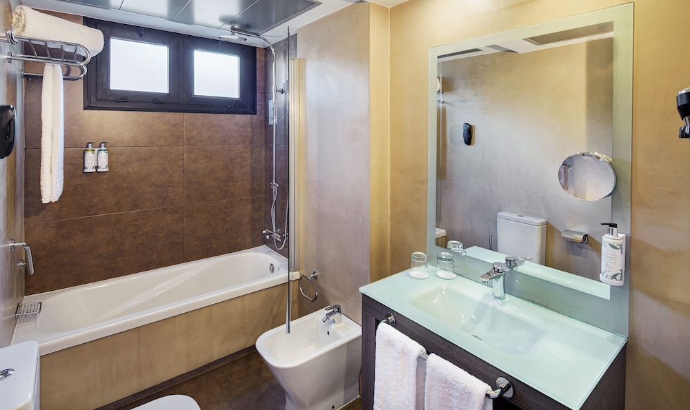 Standard Triple Room - Photo 3