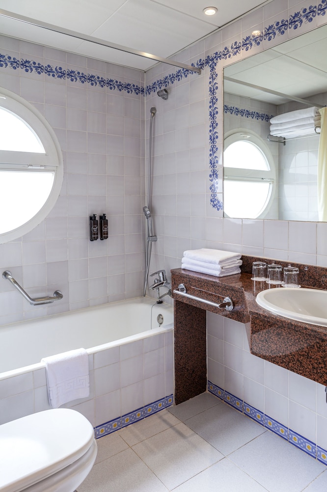 Double Room - Photo 6