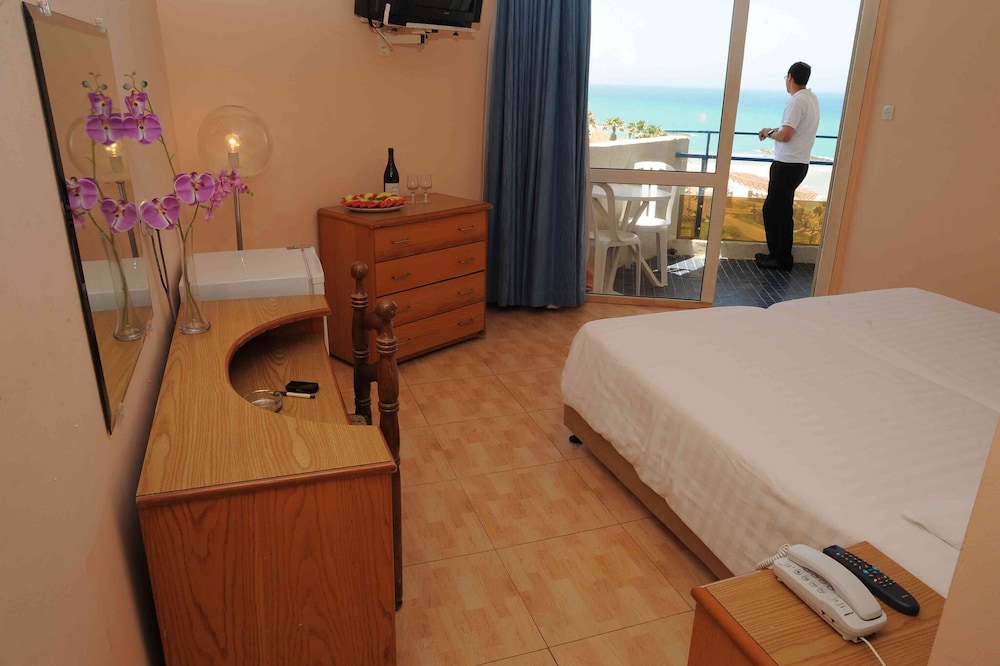 Deluxe Double or Twin Room photo 3