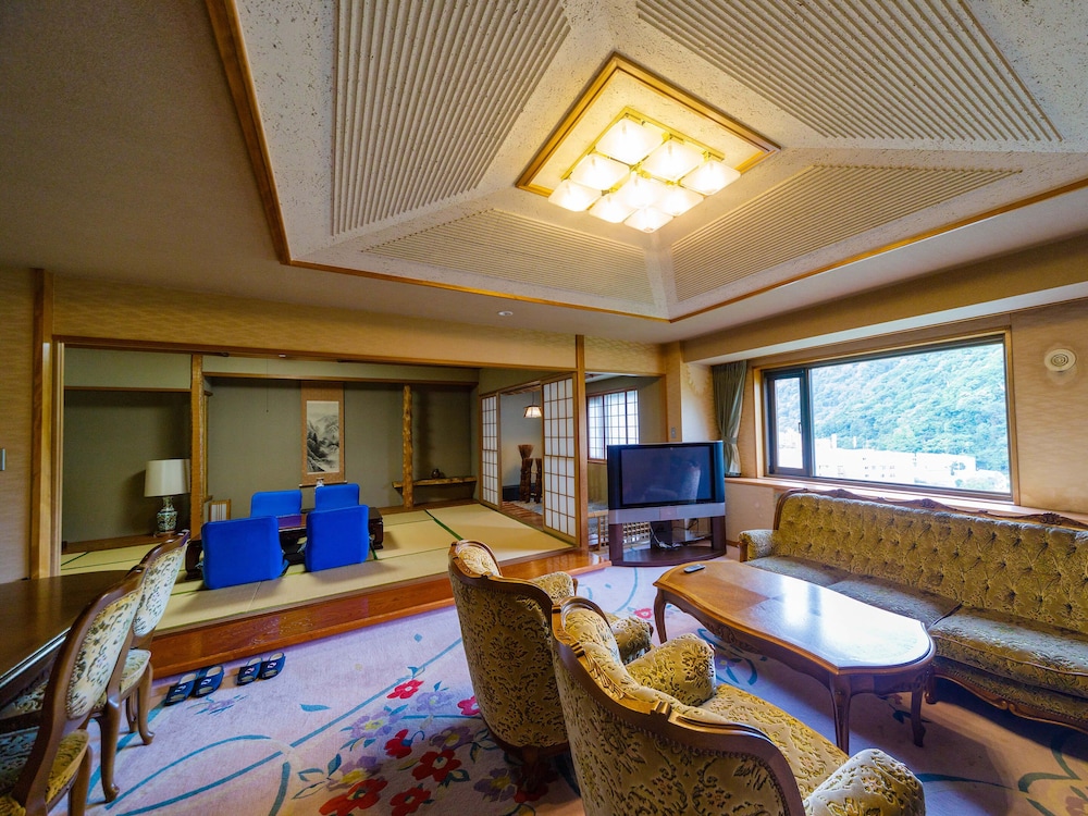 Royal Room Type A Non-Smoking photo 3