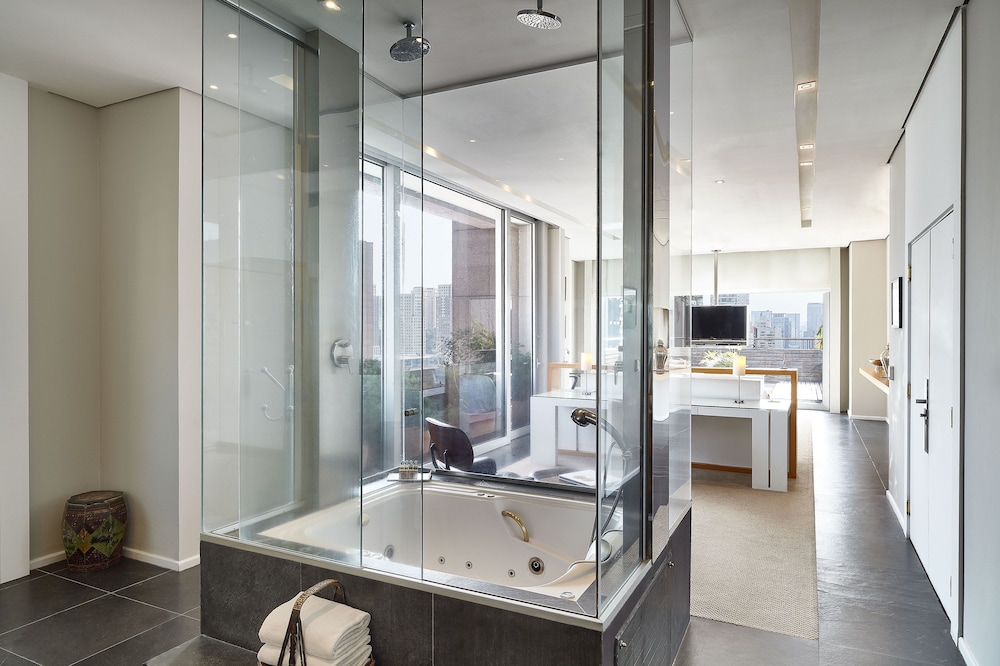 Suite, 1 Bedroom thumbnail 5