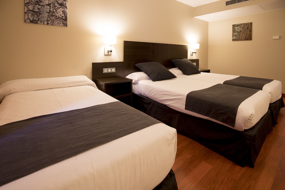 Triple Room (3 adults) photo 3