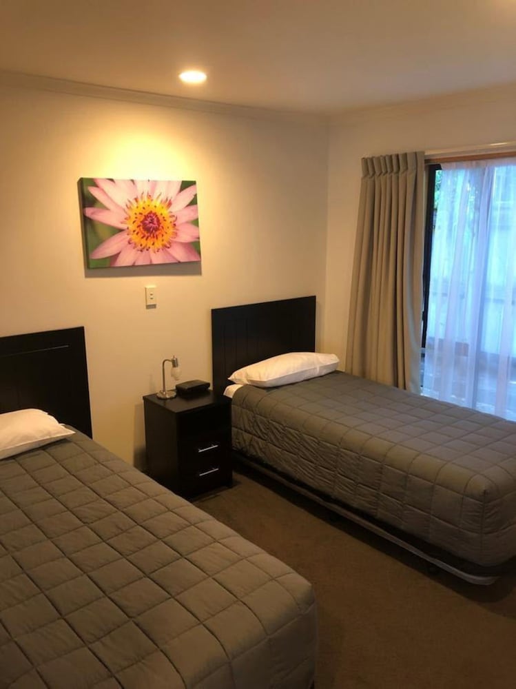 Family Suite, Multiple Beds, Non Smoking, Kitchenette (Suite) photo 1