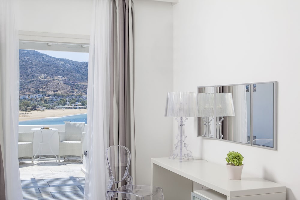 Classic Triple Room, Sea View - Photo 6