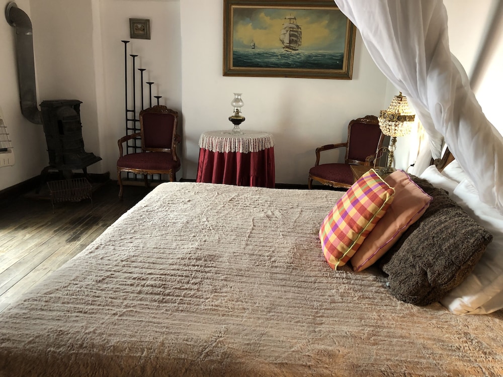 Superior Suite, 1 King Bed, Jetted Tub - Photo 3