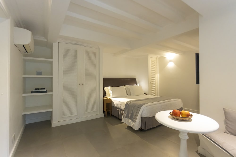 Room photo 2