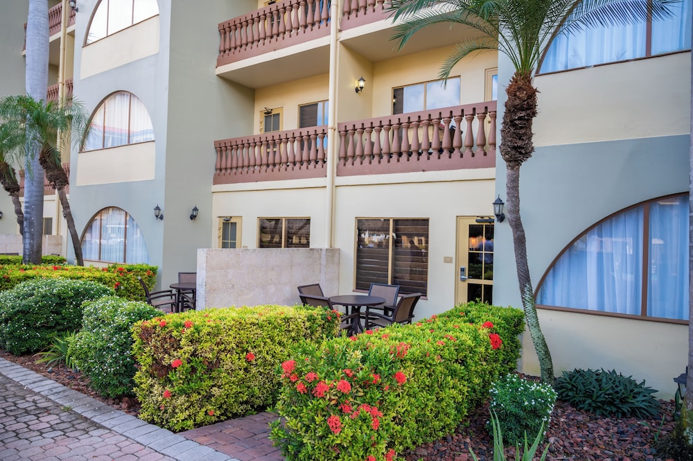 One Bedroom Deluxe 1 King