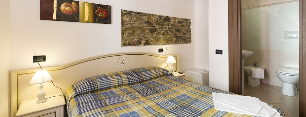 Triple Room - Photo 9