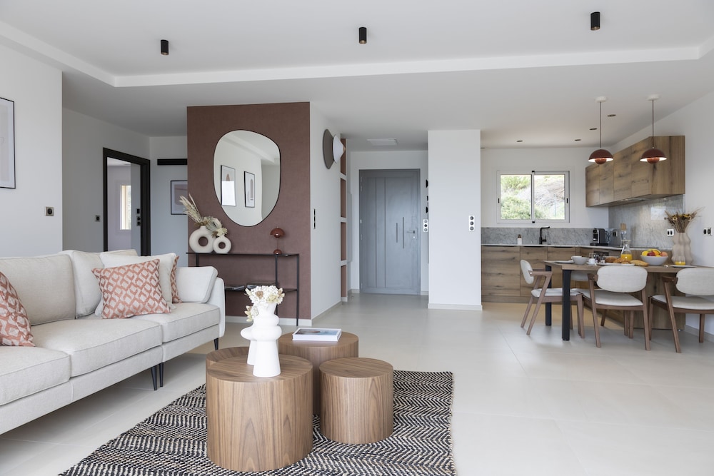Premium Apartment, 2 Bedrooms, Balcony, Sea Facing photo 1