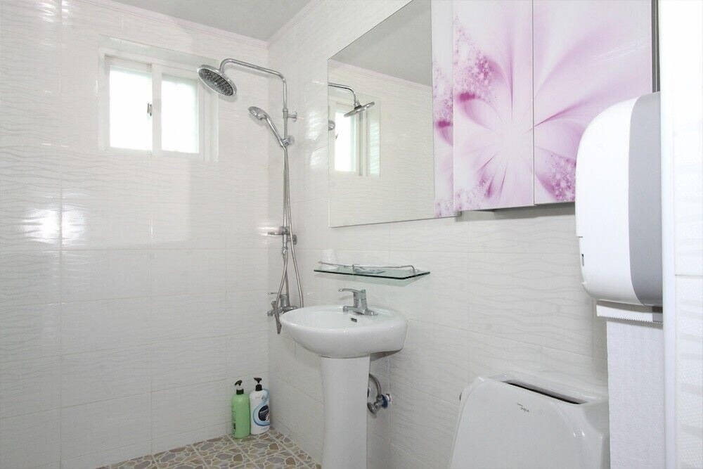 Room (Mujigae bit) - Photo 3