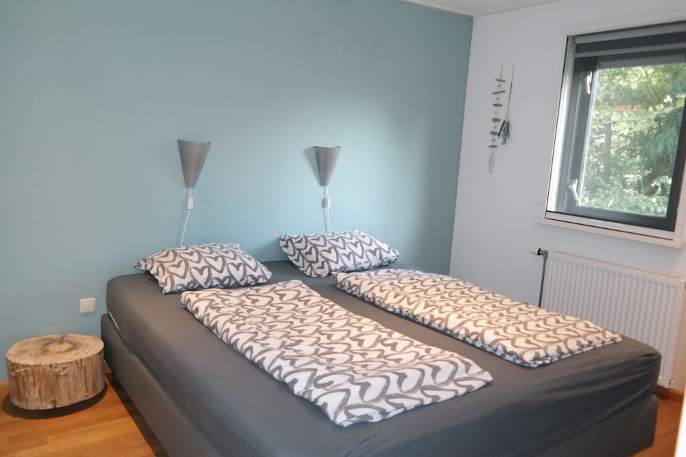 Bungalow, 3 Bedrooms, Patio, Garden View photo 1