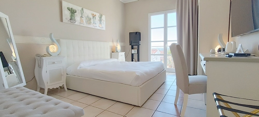 Superior Double Room, Balcony photo 3