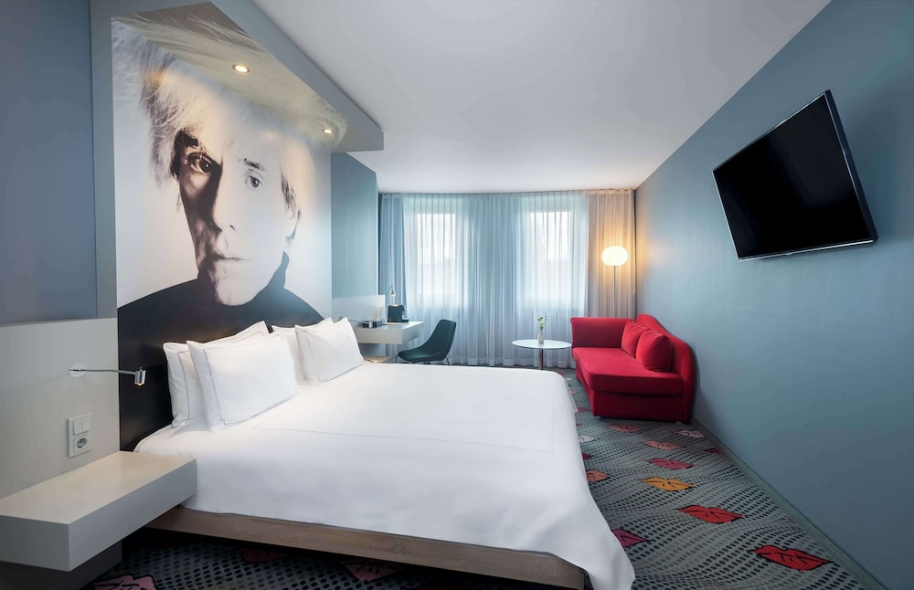 Executive Room - Photo 1