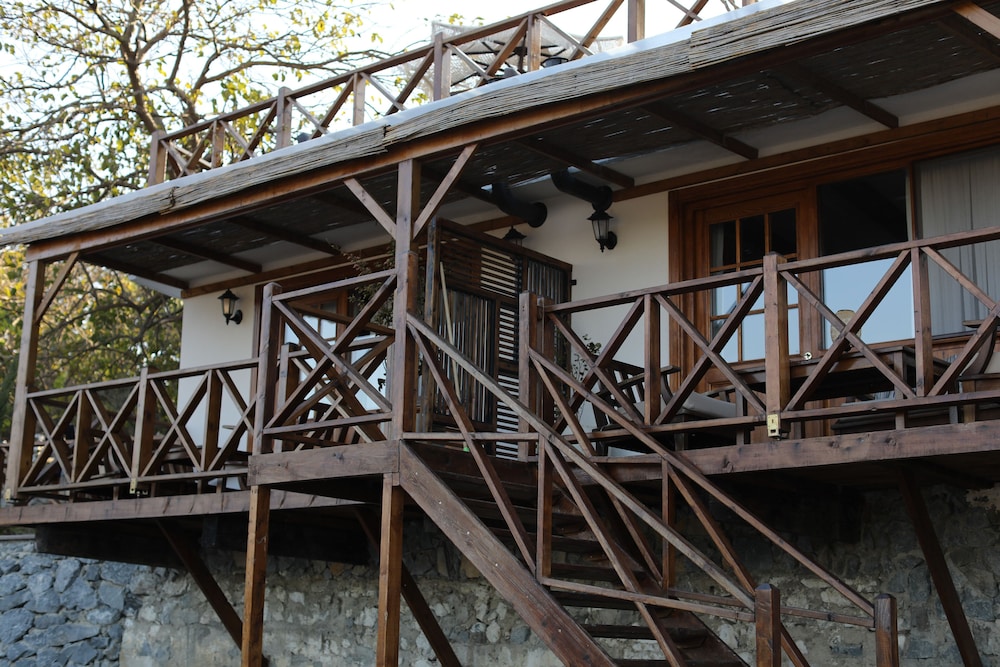 Ciftkisilik Balkonlu Ve Doga Manzarali2 photo 2