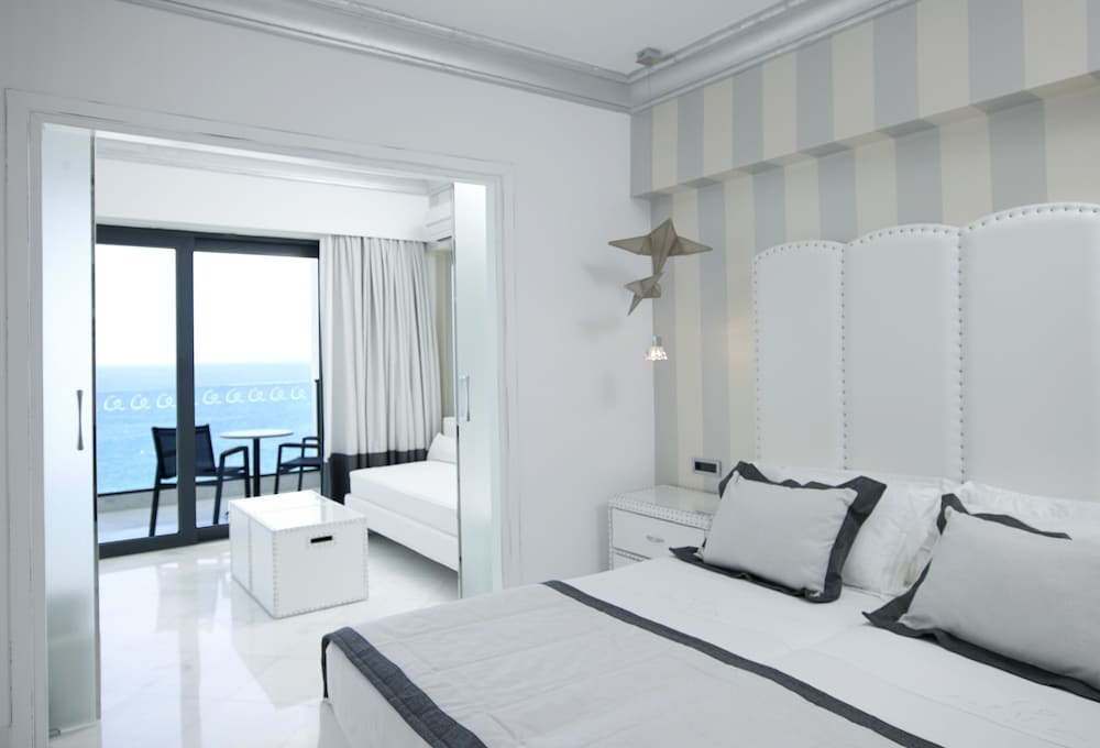 Family Room, Sea View