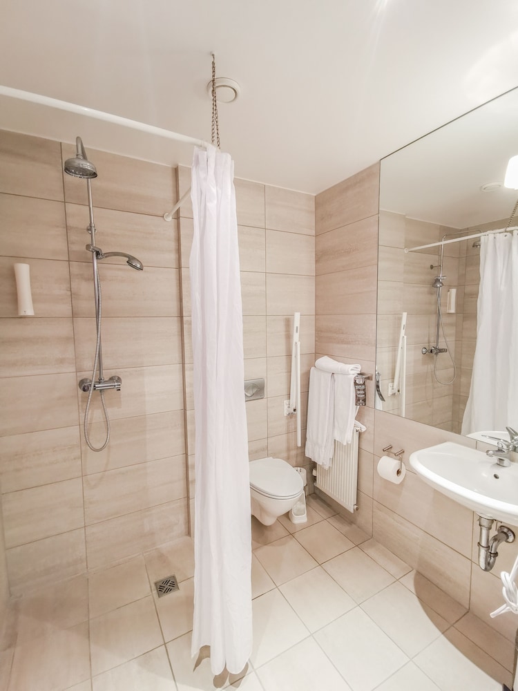 Economy Double Room - Photo 5