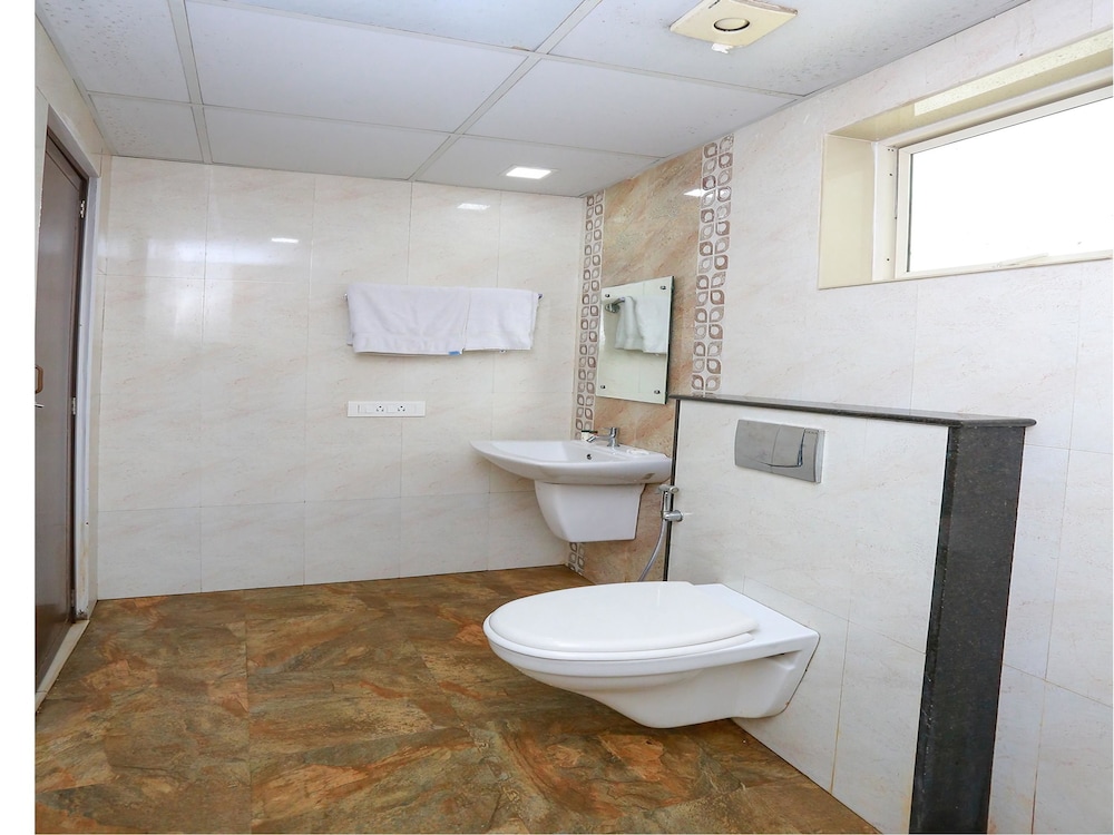 Standard Double Or Twin Room, Private Bathroom photo 2