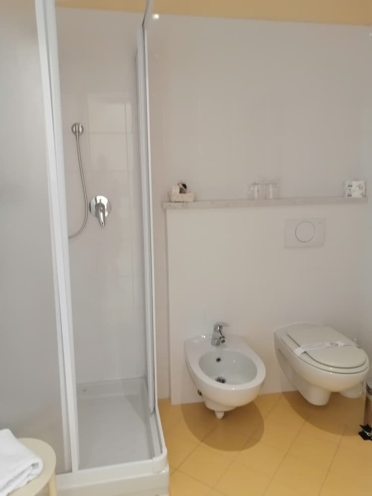 Basic Double Room - Photo 3