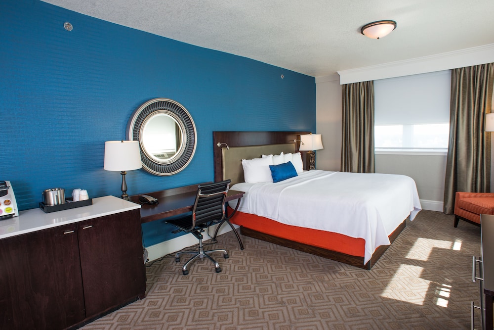 Suite, 1 King Bed (with Sofa) - Photo 2