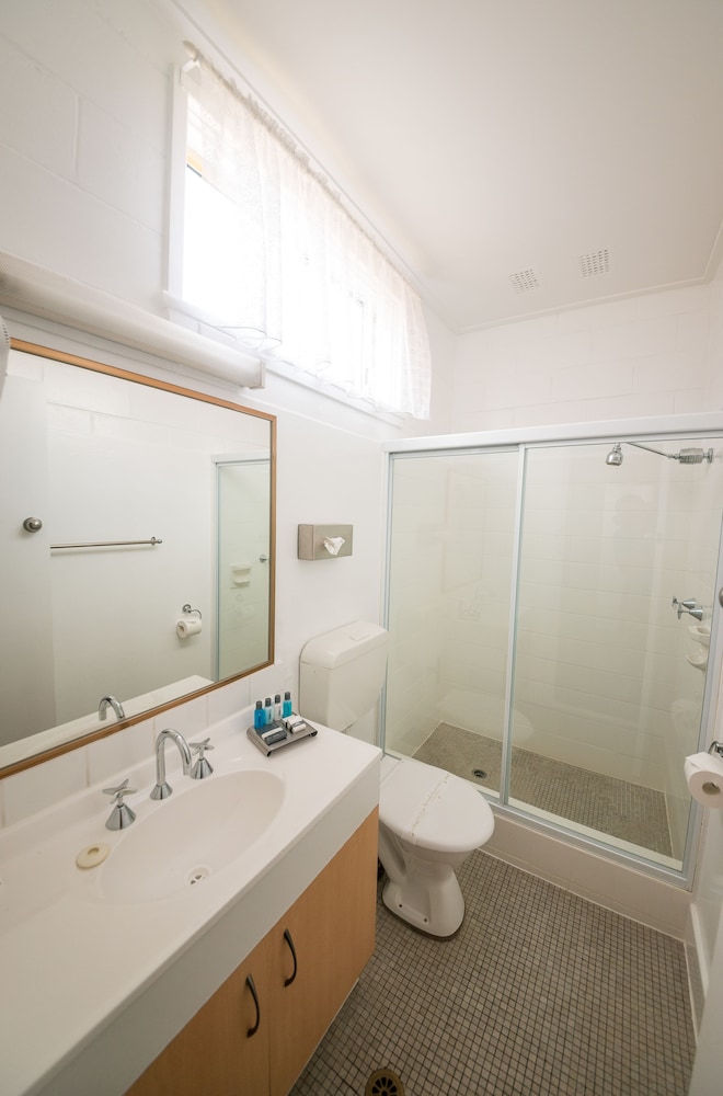 Deluxe Suite, 1 Bedroom, Non Smoking (Deluxe Twin Unit) photo 2