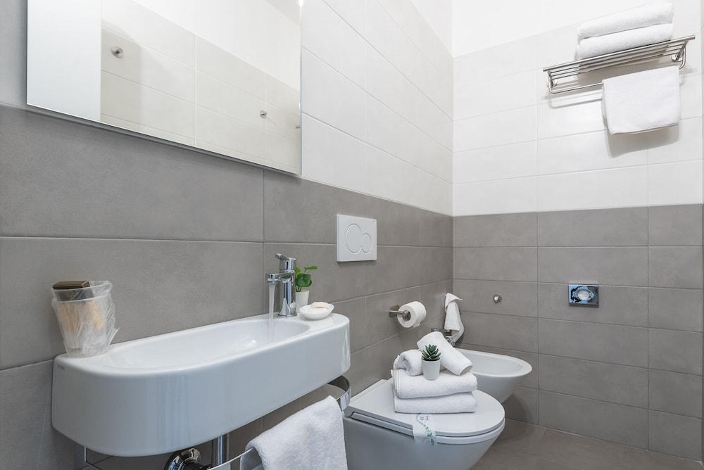 Standard Double Or Twin Room - Photo 5