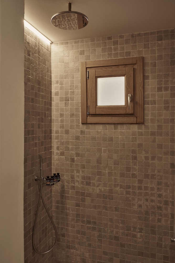 Deluxe Room - Photo 6