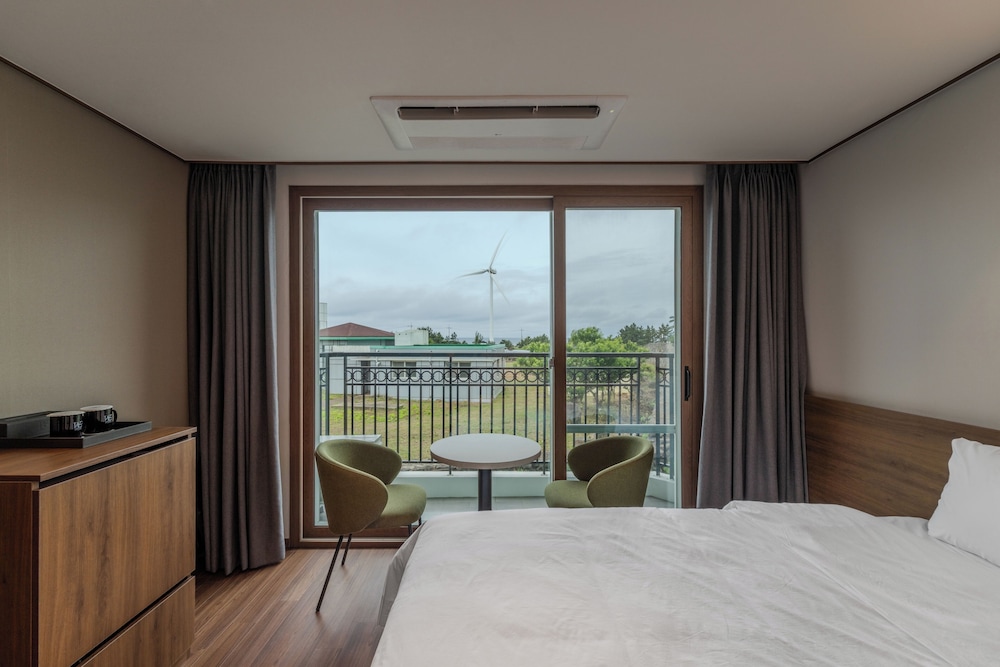 Deluxe Twin Room, Garden View