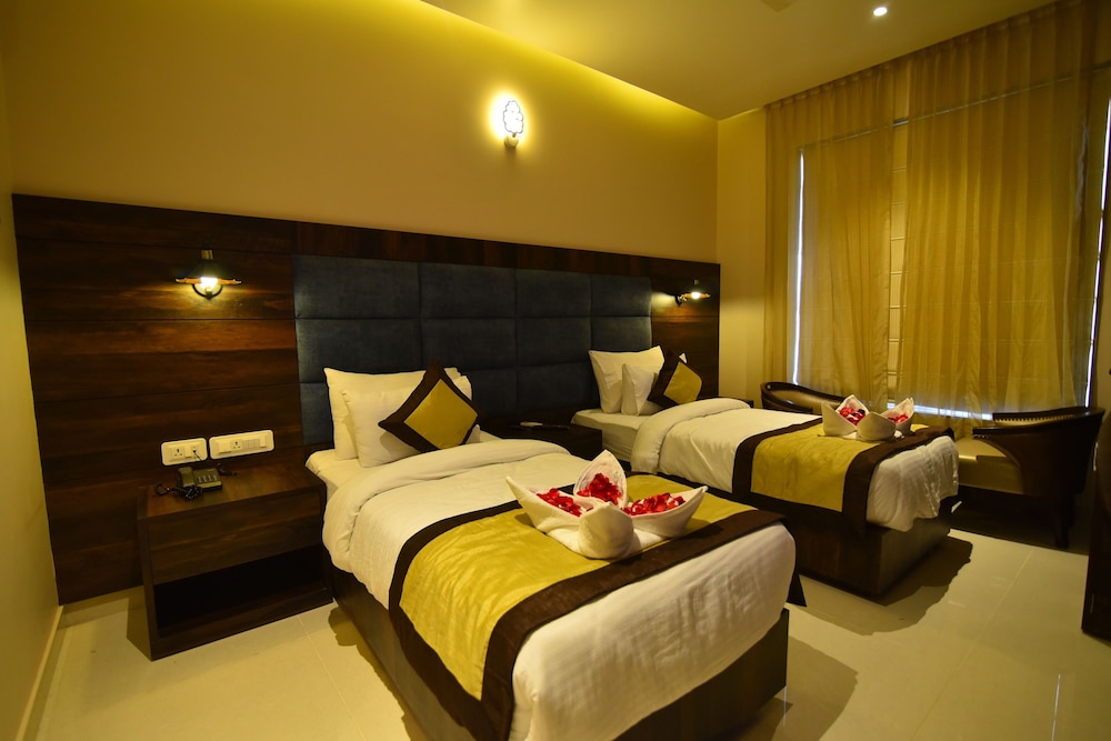 Executive Room - Photo 1